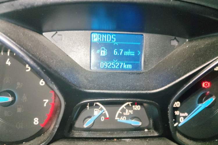 Used Ford Focus 2017 Hatchback EcoBoost 125 Automatic - Ultra-Powerful Style Edition with Smart Drive Features Odometer Close Up