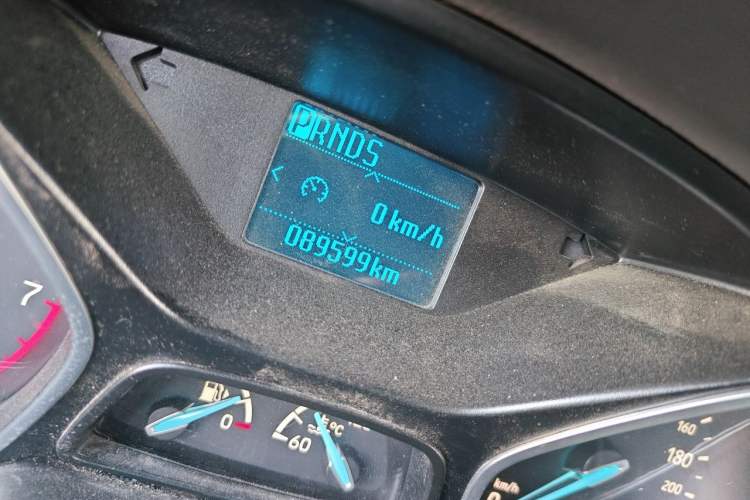 Used Ford Focus 2017 Hatchback 1.6L Automatic Fashion Edition Smart Drive Version Odometer Close Up