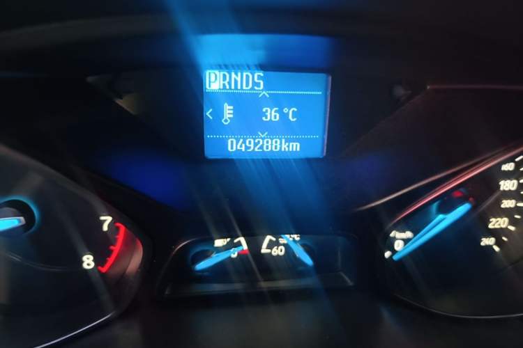 Used Ford Focus 2017 Hatchback 1.6L Automatic Fashion Edition Smart Drive Version Odometer Close Up