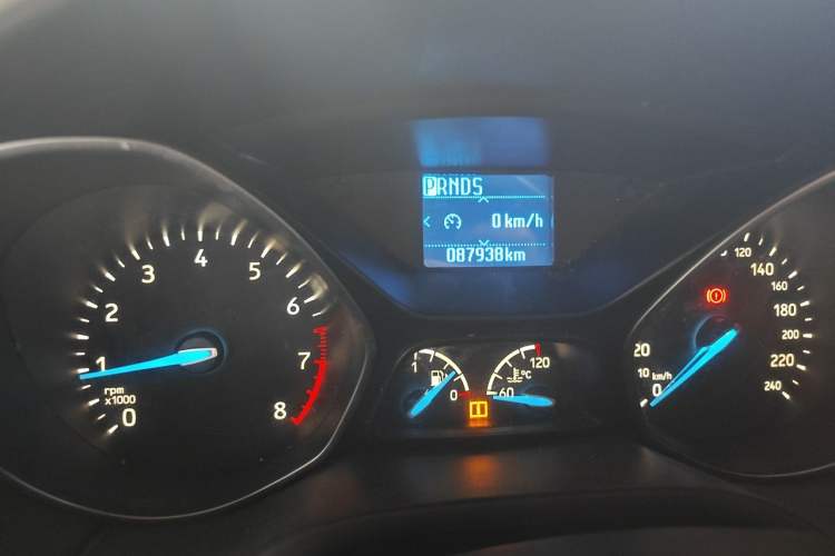 Used Ford Focus 2017 Sedan 1.6L Automatic Fashion Edition Smart Drive Version Odometer Close Up