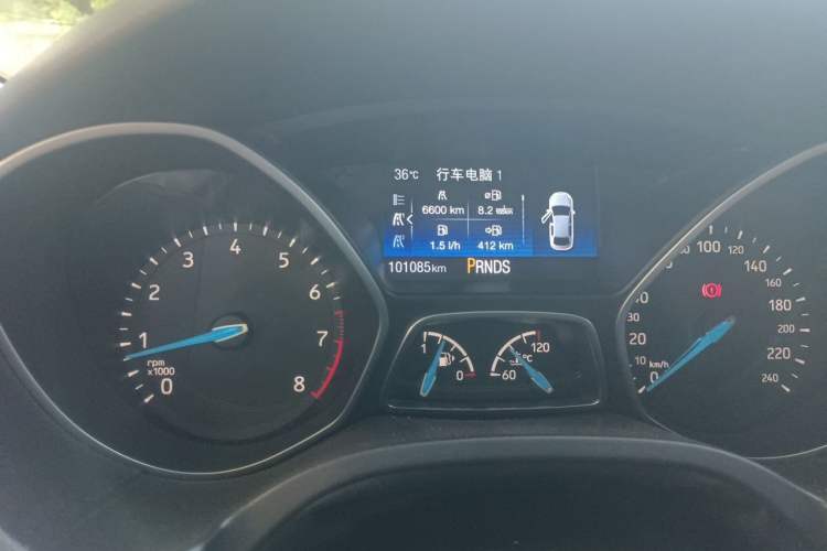 Used Ford Focus 2017 1.5T CTCC White and Black Limited Edition Odometer Close Up