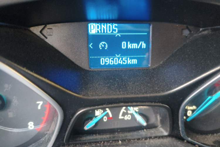 Used Ford Focus 2017 Sedan 1.6L Automatic Fashion Edition Smart Drive Version Odometer Close Up