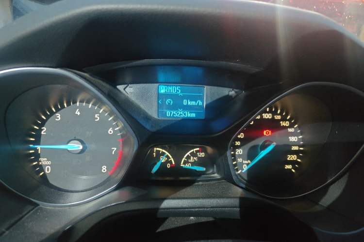 Used Ford Focus 2017 Sedan 1.6L Automatic Fashion Edition Smart Drive Version Odometer Close Up
