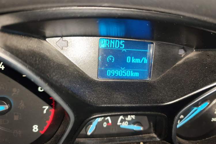 Used Ford Focus 2017 Hatchback 1.6L Automatic Fashion Edition Smart Drive Version Odometer Close Up