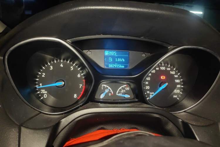 Used Ford Focus 2017 Sedan 1.6L Automatic Fashion Edition Smart Drive Version Odometer Close Up