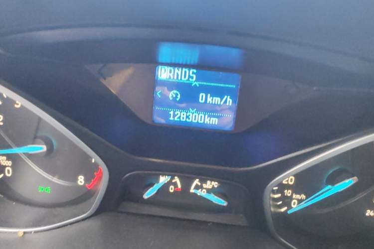 Used Ford Focus 2017 Hatchback 1.6L Automatic Fashion Edition Smart Drive Version Odometer Close Up