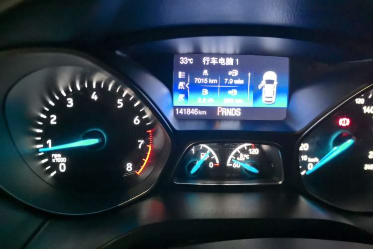 Used Ford Focus 2017 Sedan EcoBoost 180 Automatic Elite Model Odometer Close Up