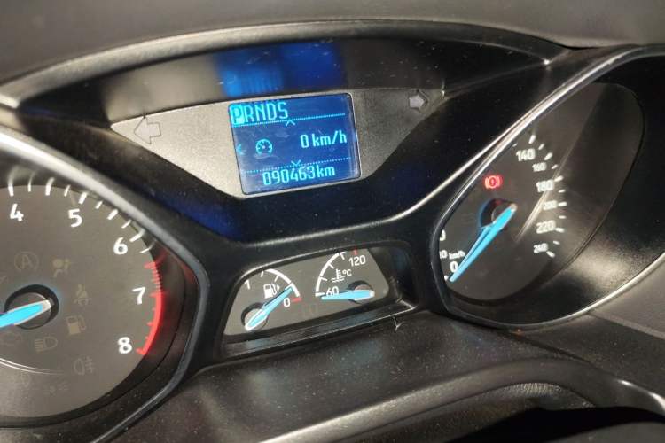 Used Ford Focus 2017 Sedan EcoBoost 125 Automatic Supreme Style SmartDrive Edition Odometer Close Up