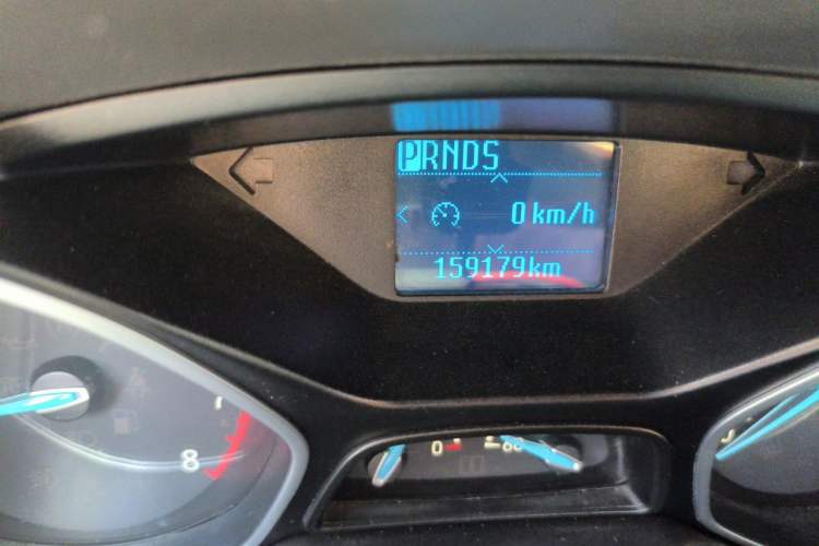 Used Ford Focus 2017 Sedan EcoBoost 125 Automatic Supreme Style SmartDrive Edition Odometer Close Up