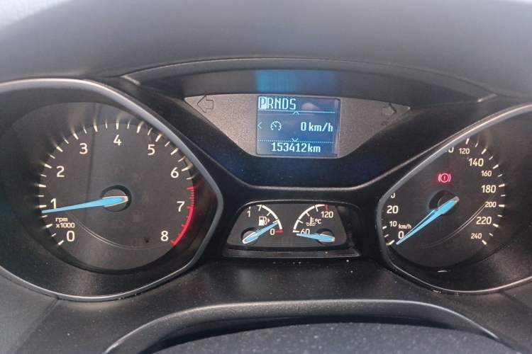 Used Ford Focus 2017 Hatchback EcoBoost 125 Automatic - Ultra-Powerful Style Edition with Smart Drive Features Odometer Close Up