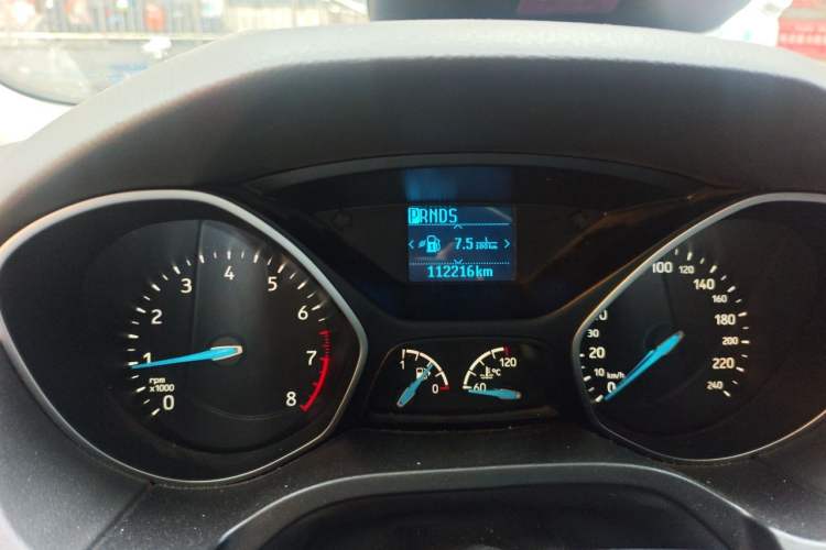 Used Ford Focus 2017 Sedan 1.6L Automatic Fashion Edition Smart Drive Version Odometer Close Up