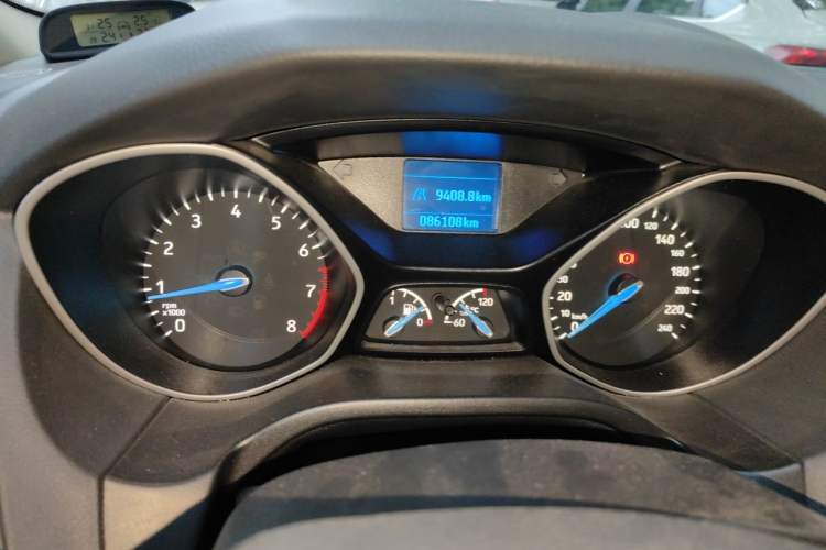 Used Ford Focus 2017 Sedan 1.6L Manual Comfort Plus SmartDrive Edition Odometer Close Up