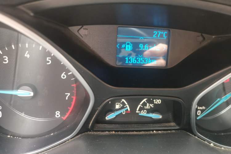 Used Ford Focus 2017 Hatchback 1.6L Manual Fashion Edition SmartDrive Version Odometer Close Up