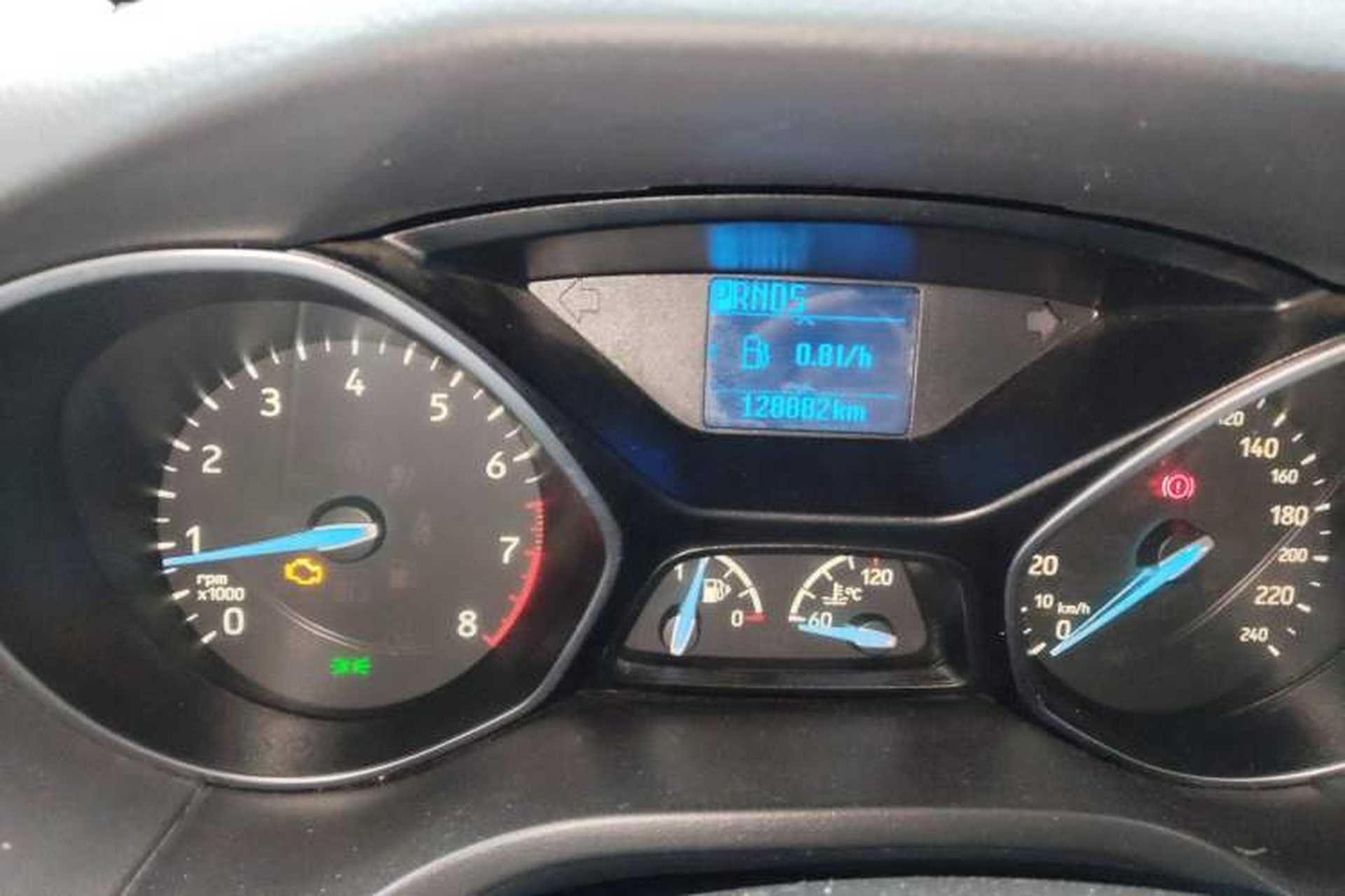 Used Ford Focus 2017 Sedan 1.6L Automatic Fashion Edition Smart Drive Version Odometer Close Up
