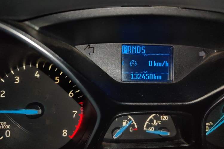 Used Ford Focus 2017 Sedan 1.6L Automatic Fashion Edition Smart Drive Version Odometer Close Up