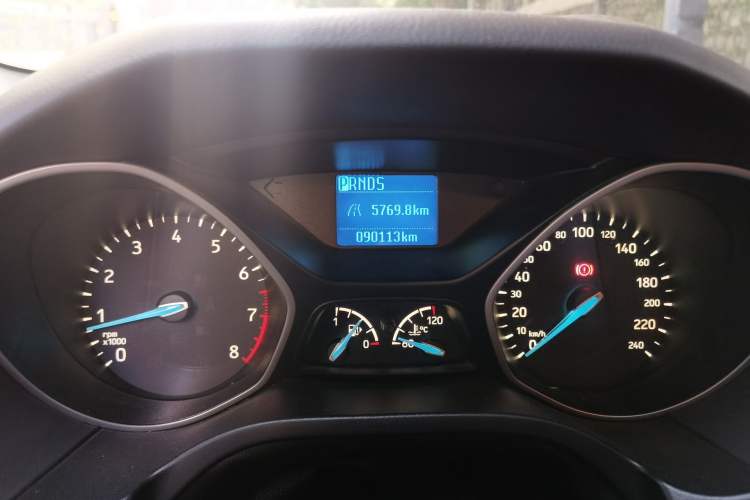 Used Ford Focus 2017 Sedan 1.6L Automatic Comfort Plus SmartDrive Edition Odometer Close Up