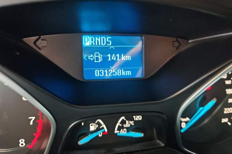Used Ford Focus 2017 Hatchback 1.6L Automatic Fashion Edition Smart Drive Version Odometer Close Up