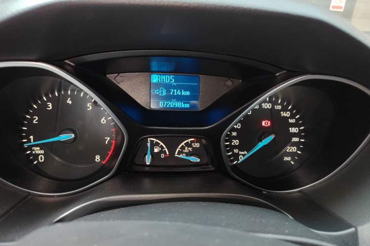 Used Ford Focus 2017 Hatchback 1.6L Automatic Fashion Edition Smart Drive Version Odometer Close Up