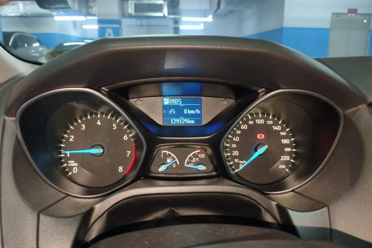 Used Ford Focus 2017 Sedan 1.6L Automatic Fashion Edition Smart Drive Version Odometer Close Up
