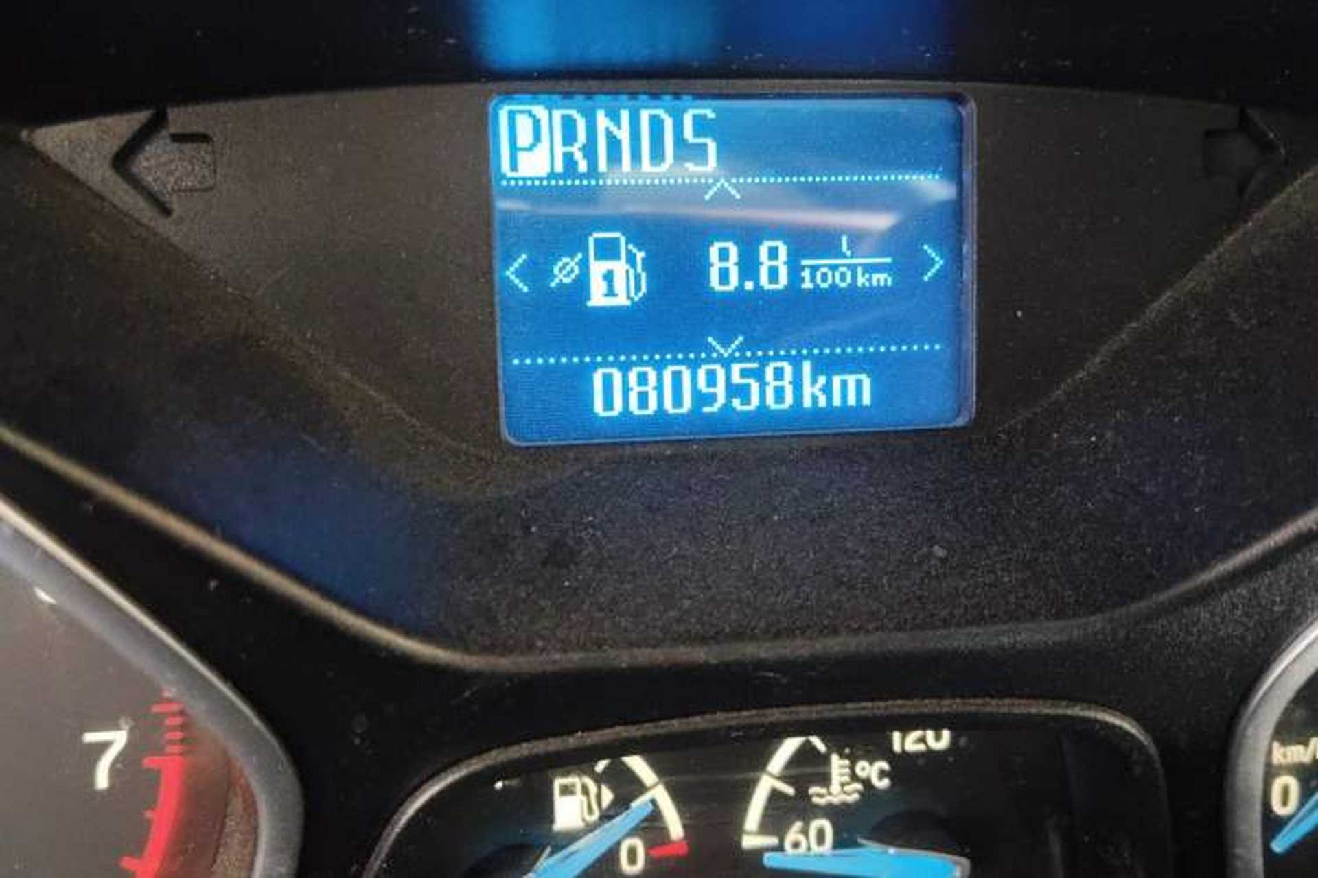 Used Ford Focus 2017 Sedan 1.6L Automatic Fashion Edition Smart Drive Version Odometer Close Up