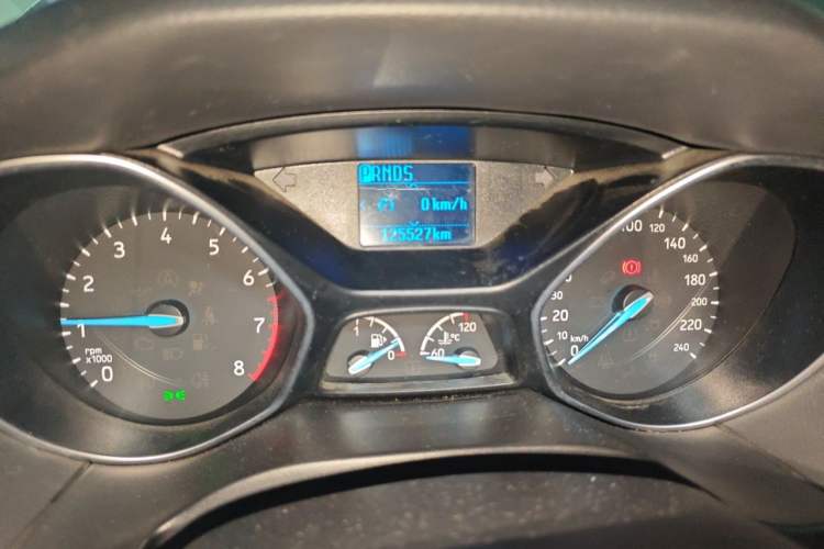 Used Ford Focus 2017 Sedan 1.6L Automatic Fashion Edition Smart Drive Version Odometer Close Up
