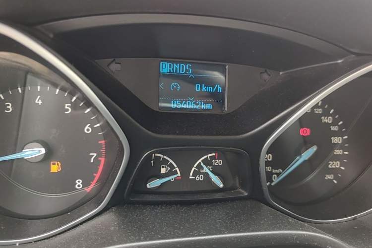 Used Ford Focus 2017 Sedan 1.6L Automatic Fashion Edition Smart Drive Version Odometer Close Up
