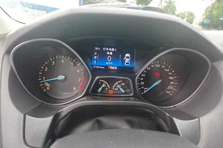 Used Ford Focus 2017 Sedan EcoBoost 180 Automatic Elite Model Odometer Close Up