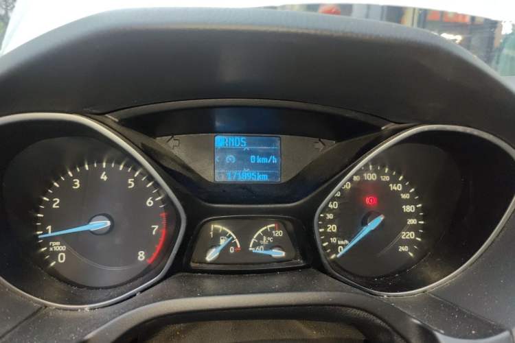 Used Ford Focus 2017 Sedan 1.6L Automatic Fashion Edition Smart Drive Version Odometer Close Up