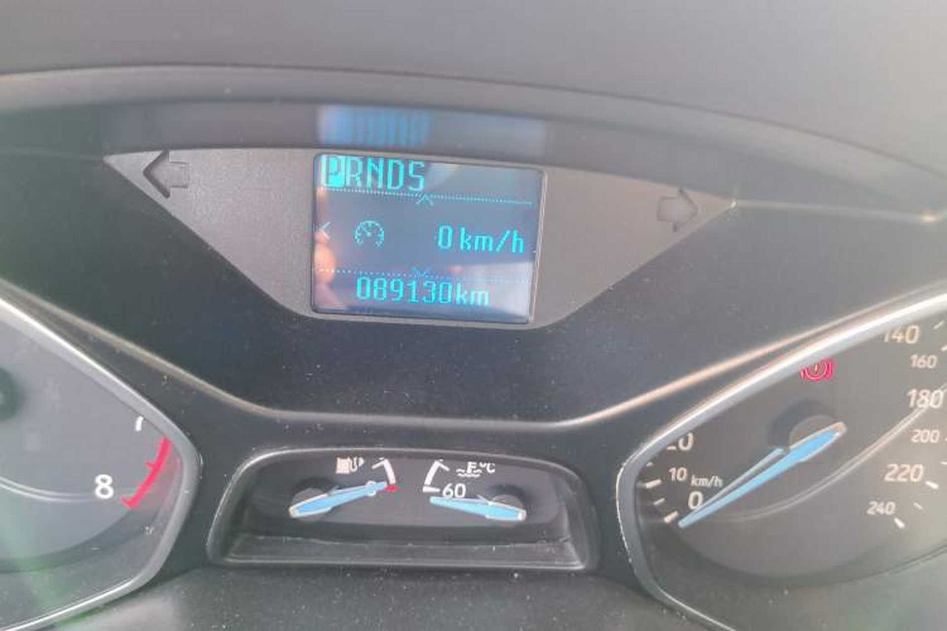 Used Ford Focus 2017 Sedan 1.6L Automatic Fashion Edition Smart Drive Version Odometer Close Up