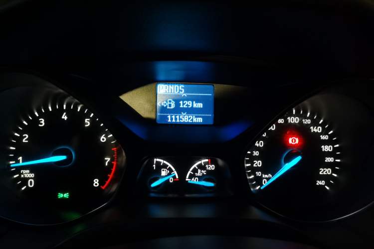 Used Ford Focus 2017 Hatchback 1.6L Automatic Fashion Edition Smart Drive Version Odometer Close Up