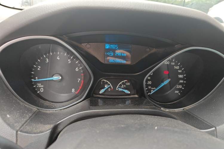 Used Ford Focus 2017 Sedan EcoBoost 125 Automatic Supreme Style SmartDrive Edition Odometer Close Up