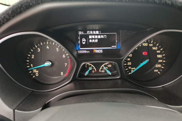 Used Ford Focus 2017 Sedan EcoBoost 180 Automatic Elite Model Odometer Close Up