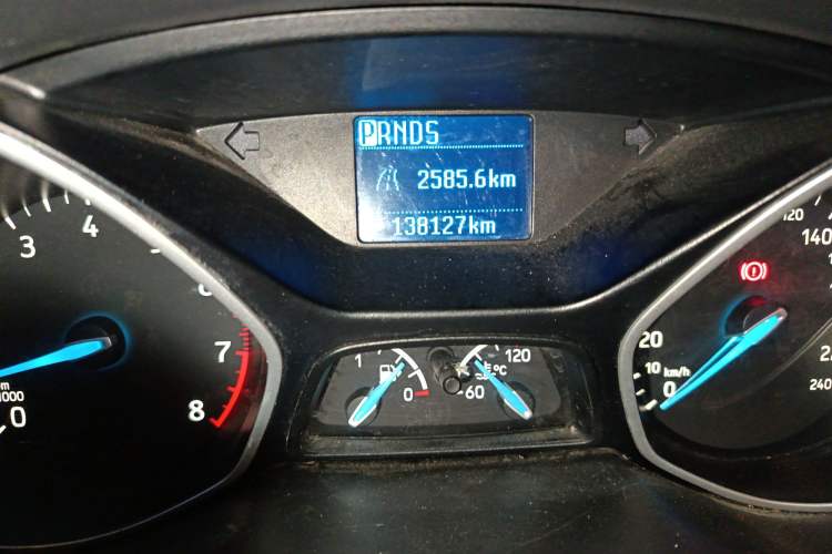 Used Ford Focus 2017 Sedan 1.6L Automatic Comfort Plus SmartDrive Edition Odometer Close Up