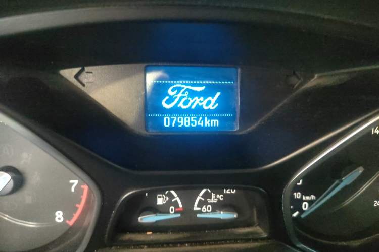 Used Ford Focus 2017 Hatchback EcoBoost 125 Automatic - Ultra-Powerful Style Edition with Smart Drive Features Odometer Close Up