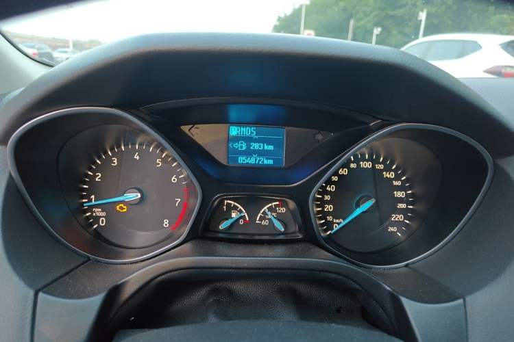 Used Ford Focus 2017 Sedan 1.6L Automatic Fashion Edition Smart Drive Version Odometer Close Up