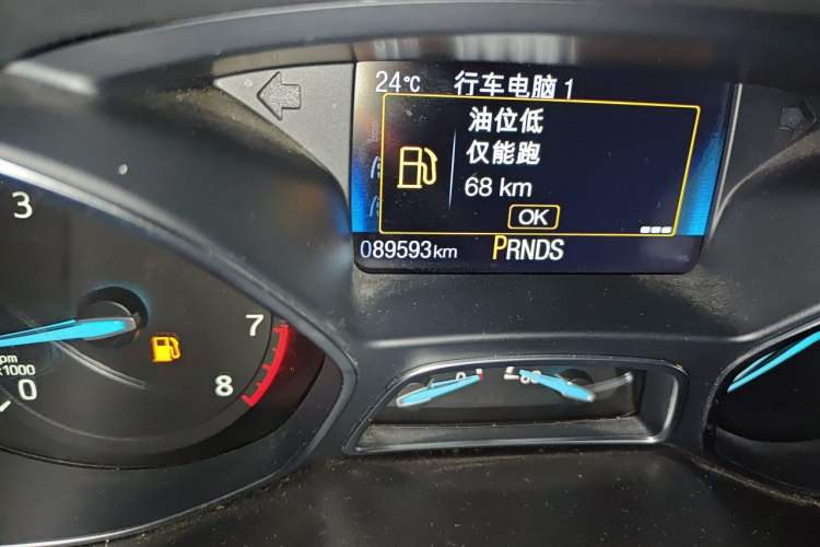 Used Ford Focus 2017 Sedan EcoBoost 180 Automatic Elite Model Odometer Close Up