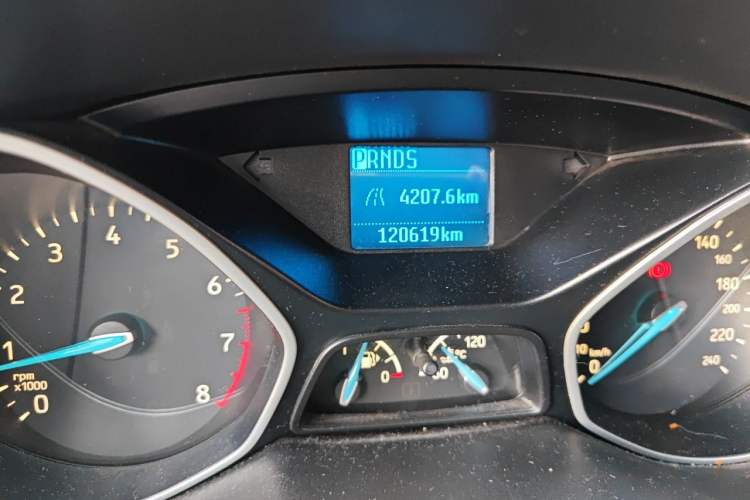 Used Ford Focus 2017 Sedan 1.6L Automatic Comfort Plus SmartDrive Edition Odometer Close Up