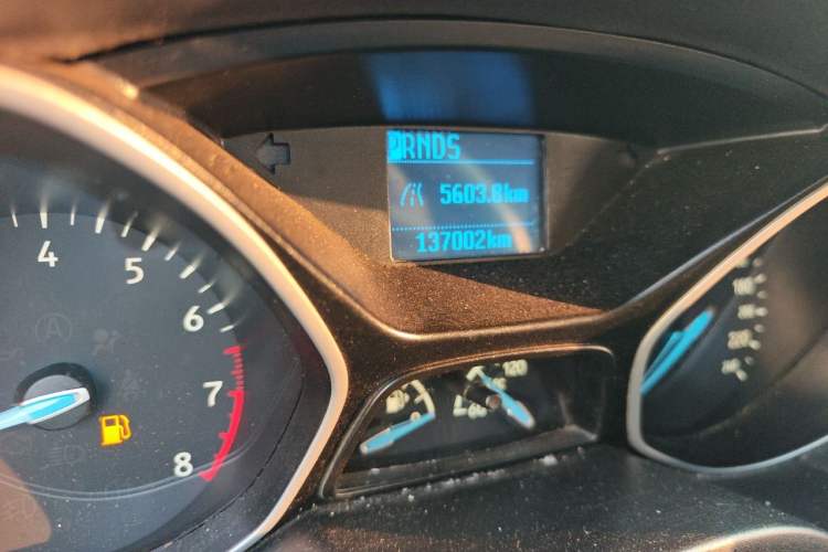 Used Ford Focus 2017 Sedan 1.6L Automatic Comfort Plus SmartDrive Edition Odometer Close Up