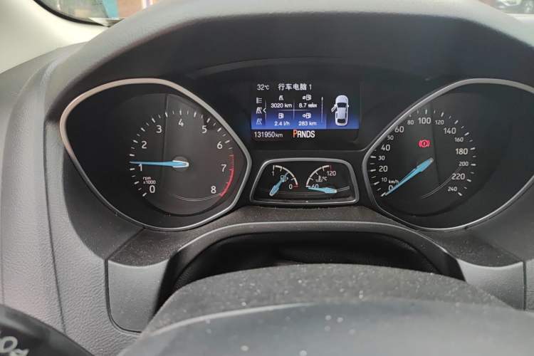 Used Ford Focus 2017 Hatchback EcoBoost 180 Automatic Elite Model Odometer Close Up