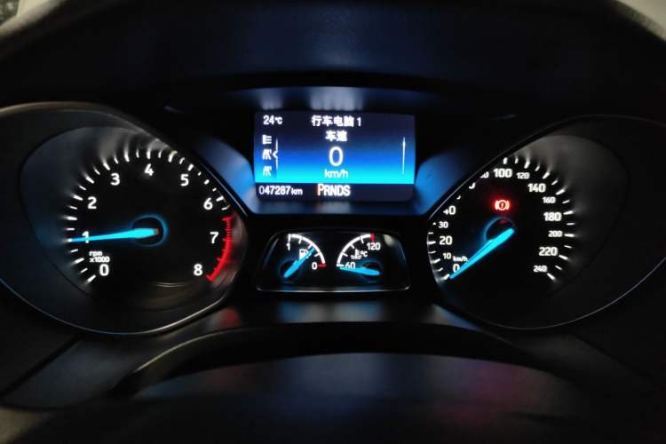 Used Ford Focus 2017 Sedan EcoBoost 180 Automatic Elite Model Odometer Close Up