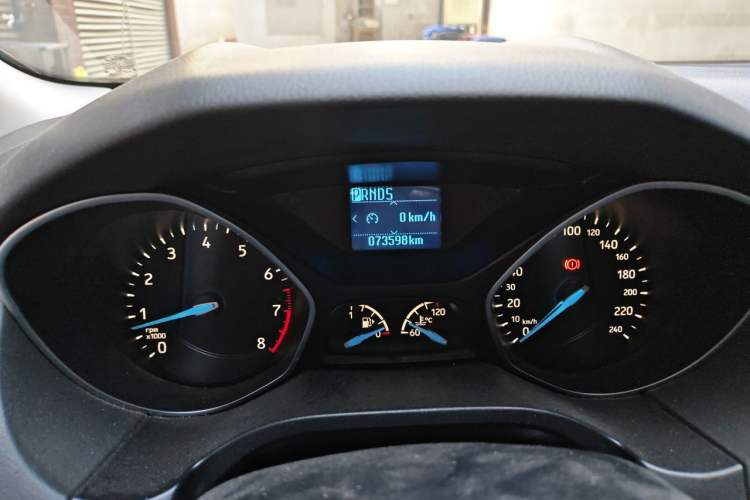Used Ford Focus 2017 Sedan 1.6L Automatic Fashion Edition Smart Drive Version Odometer Close Up