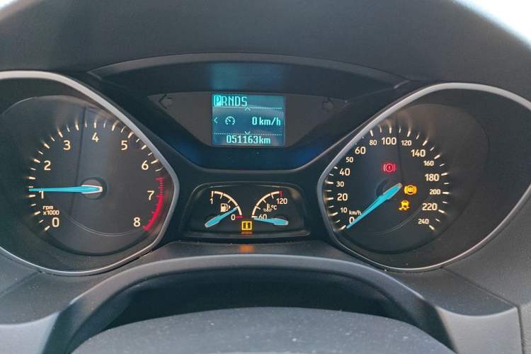 Used Ford Focus 2017 Hatchback 1.6L Automatic Fashion Edition Smart Drive Version Odometer Close Up