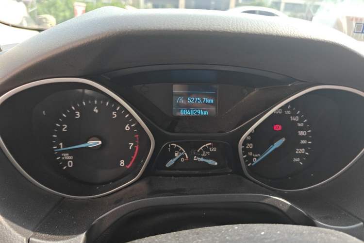 Used Ford Focus 2017 Sedan 1.6L Manual Comfort Plus SmartDrive Edition Odometer Close Up