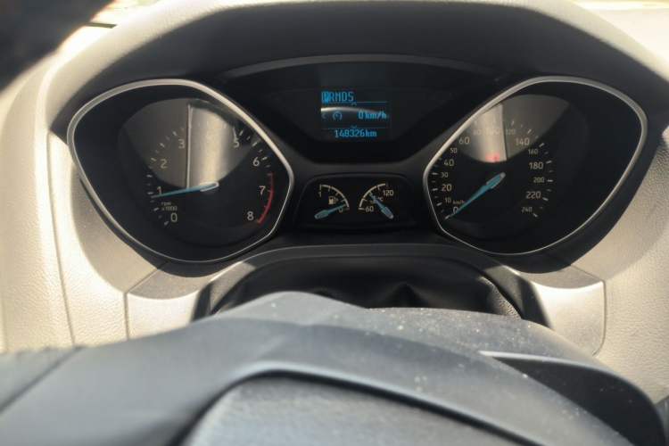 Used Ford Focus 2017 Sedan 1.6L Automatic Fashion Edition Smart Drive Version Odometer Close Up