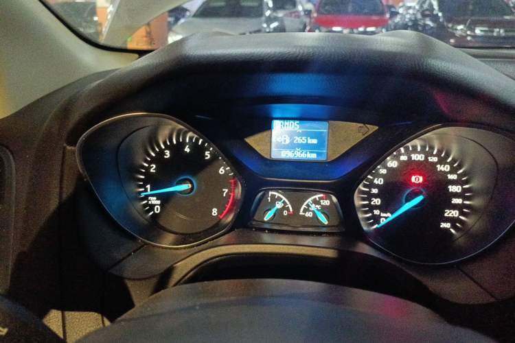Used Ford Focus 2017 Hatchback 1.6L Automatic Fashion Edition Smart Drive Version Odometer Close Up