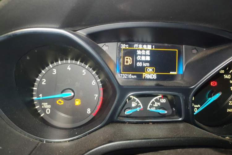 Used Ford Focus 2017 Sedan EcoBoost 180 Automatic Elite Model Odometer Close Up