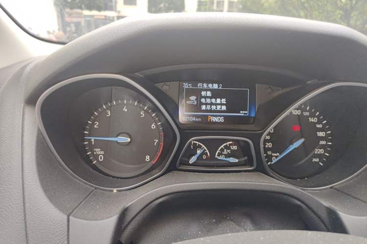 Used Ford Focus 2017 Hatchback EcoBoost 180 Automatic Elite Model Odometer Close Up