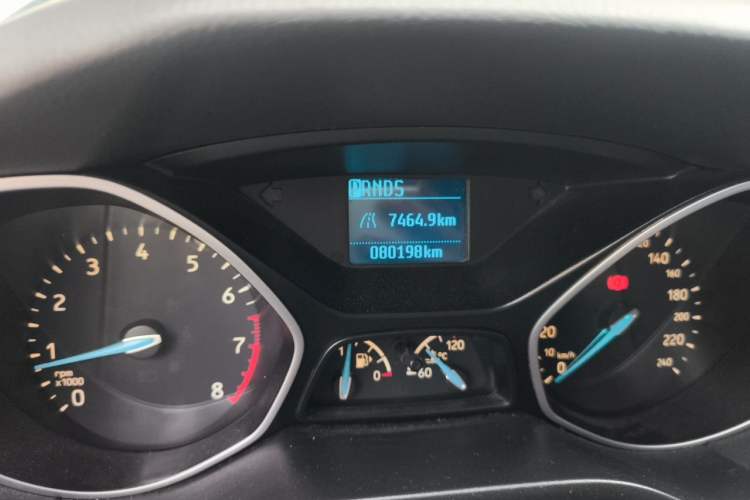 Used Ford Focus 2017 Sedan 1.6L Automatic Comfort Plus SmartDrive Edition Odometer Close Up