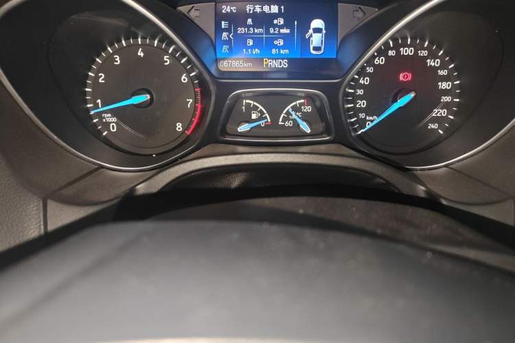 Used Ford Focus 2017 1.5T CTCC White and Black Limited Edition Odometer Close Up