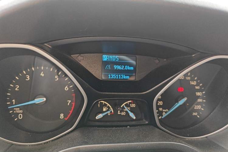 Used Ford Focus 2017 Sedan 1.6L Automatic Comfort Plus SmartDrive Edition Odometer Close Up